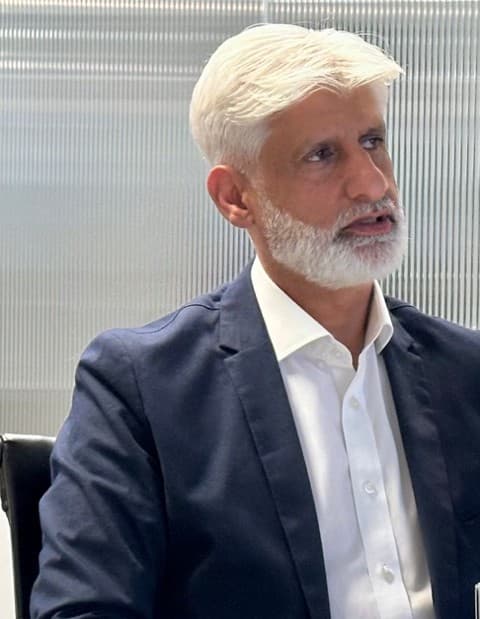 Professor Tas Qureshi speaking during the FabStuff Podcast recording.