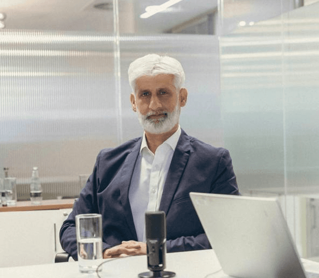 Professor Tas Qureshi, Consultant General Surgeon.